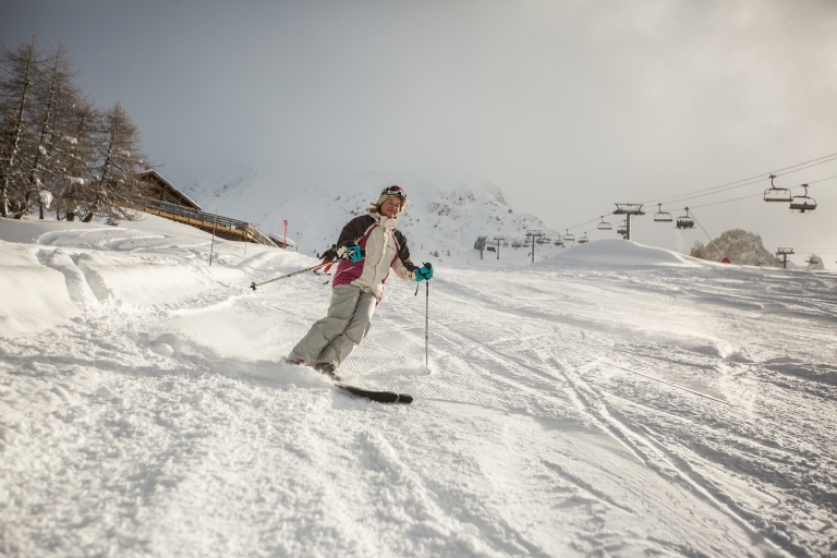 skiing helps reduce muscle sprains and strains